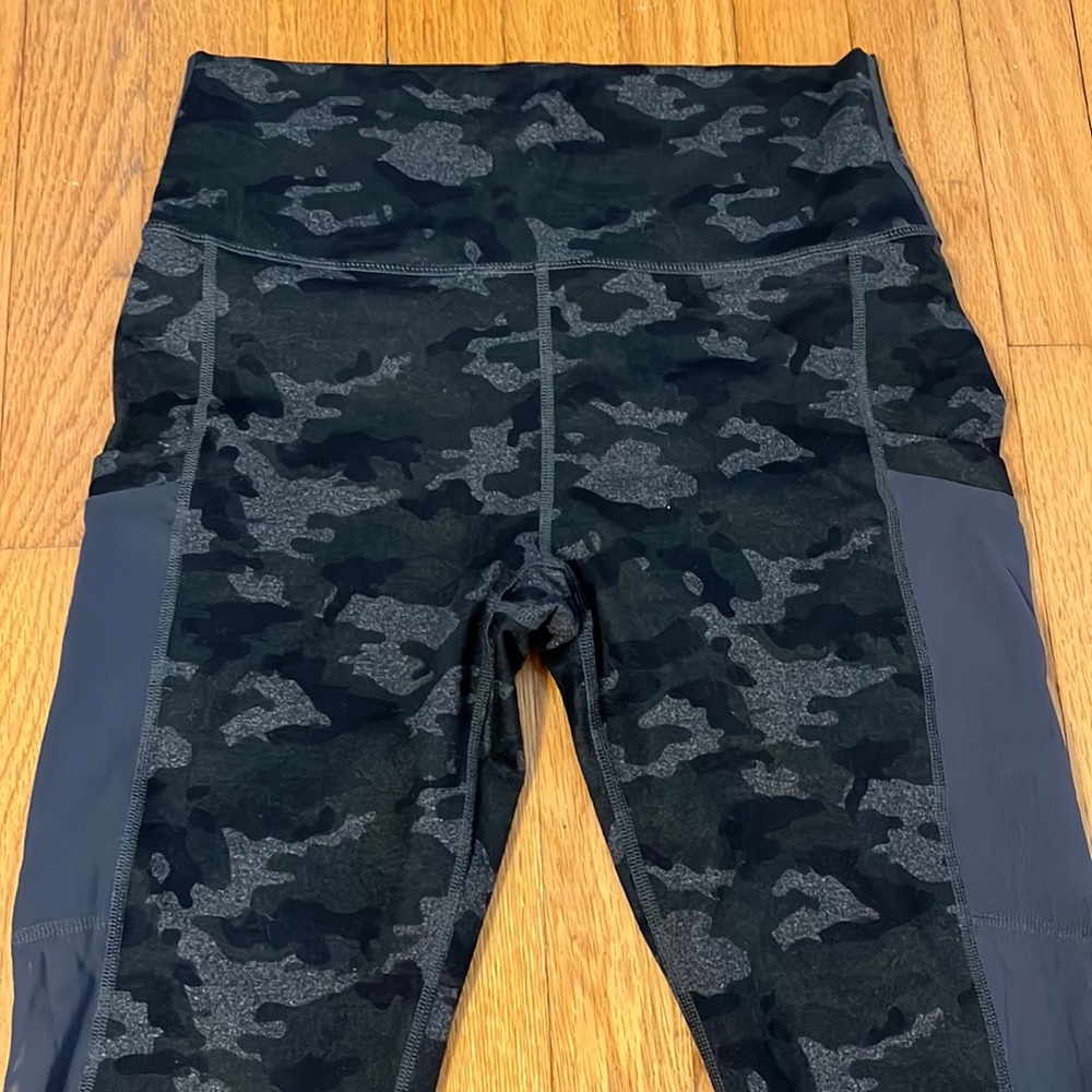 POWERHOLD leggings made by Fabletics
